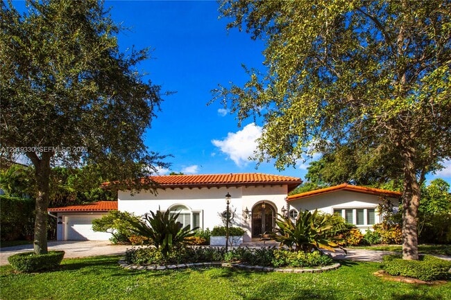 property at 125 W Sunrise Ave