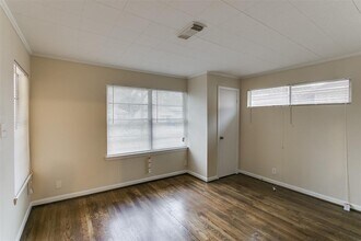 2406 Pomona Dr in Pasadena, TX - Building Photo - Building Photo