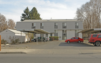 Mead Manor in Yakima, WA - Building Photo - Building Photo