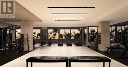 715 Davis Dr in Newmarket, ON - Building Photo - Building Photo