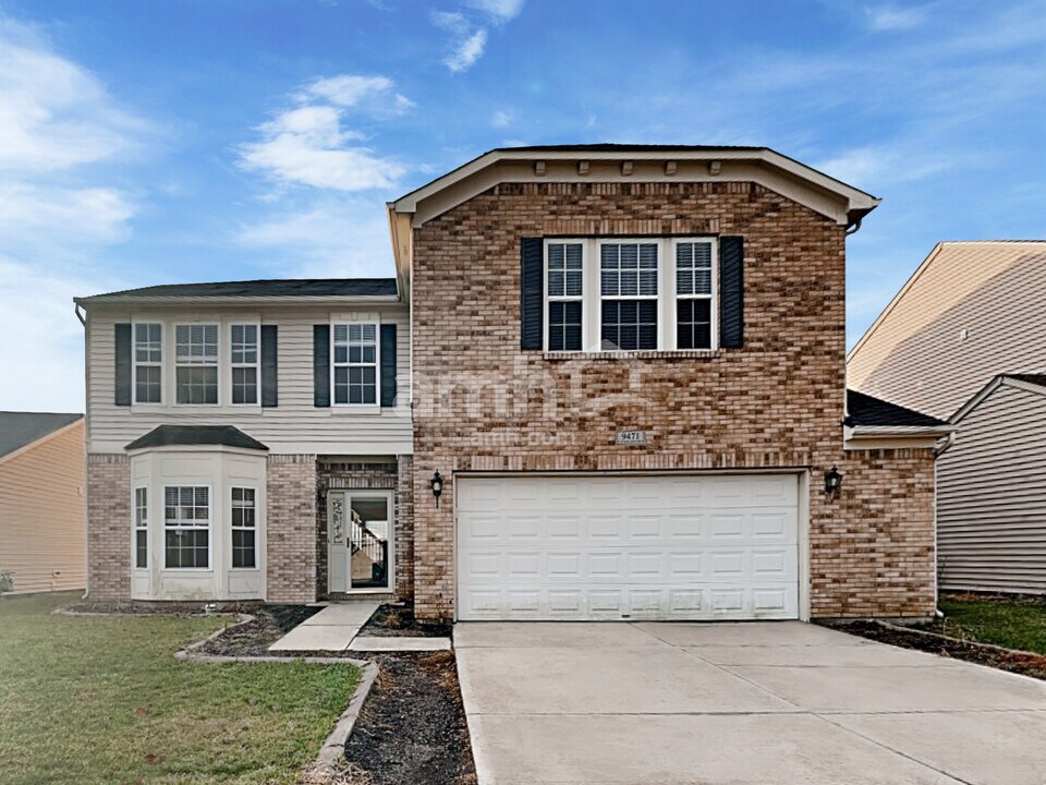 9471 W Quarter Moon Dr in Pendleton, IN - Building Photo