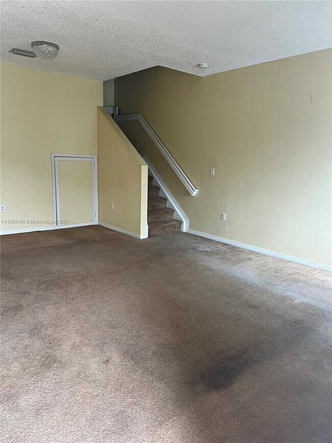 2201 SE 24th Pl in Homestead, FL - Building Photo - Building Photo