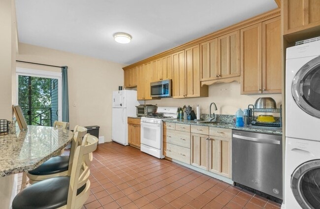 5 Sachem St, Unit 2