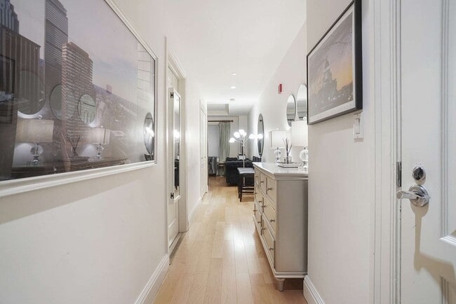 1 Huntington Ave, Unit 310 in Boston, MA - Building Photo - Building Photo