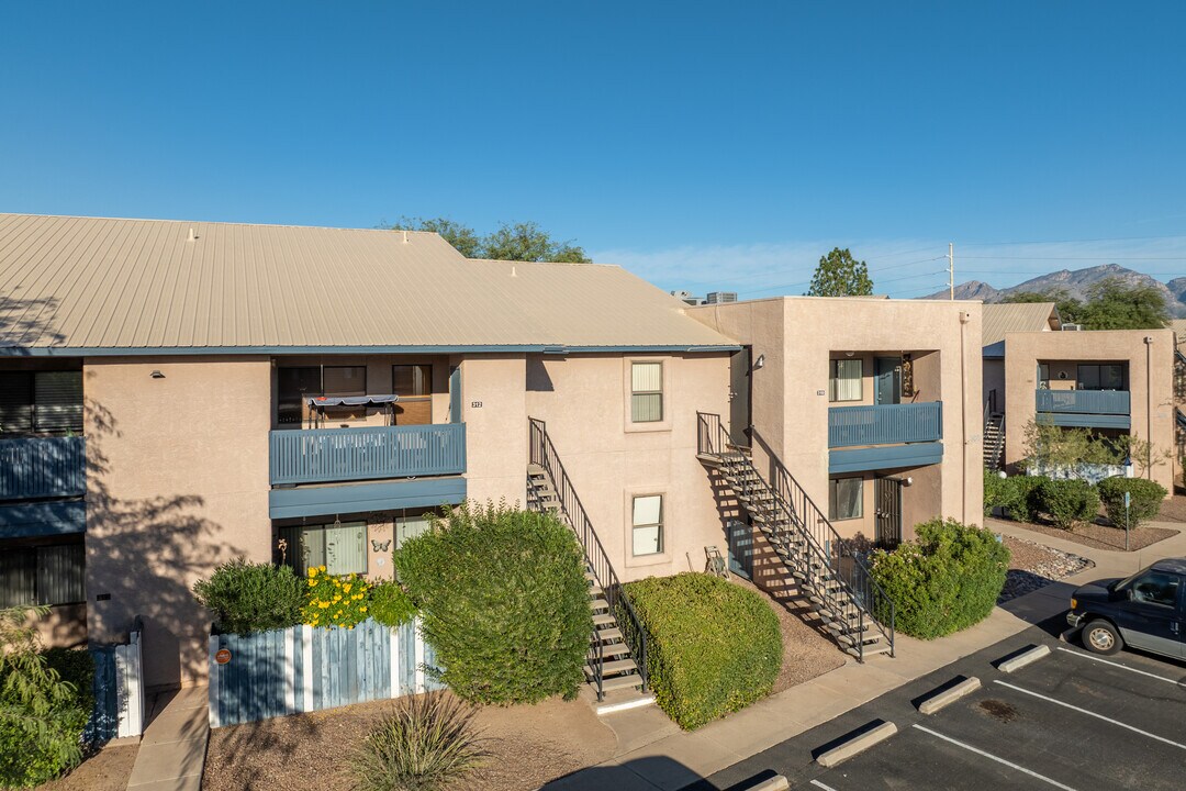 Rincon Village in Tucson, AZ - Foto de edificio