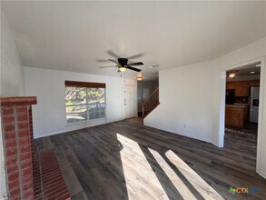 609 Man O War Dr in Harker Heights, TX - Building Photo - Building Photo