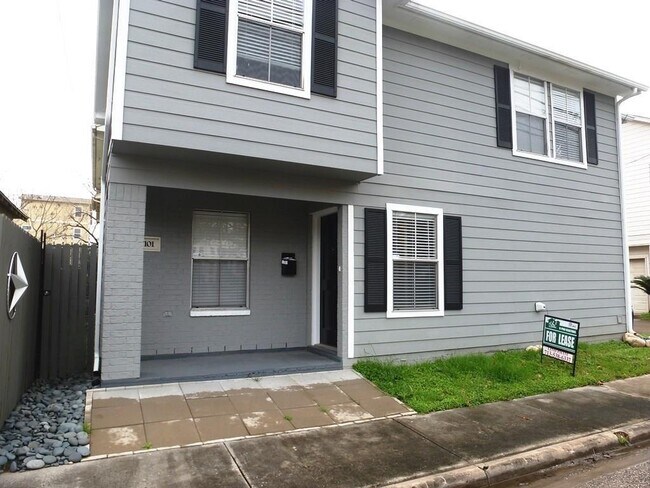 1101 Saulnier St in Houston, TX - Building Photo - Building Photo