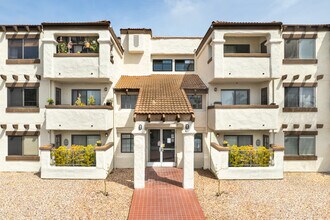 Vista Oceana in San Clemente, CA - Foto de edificio - Building Photo