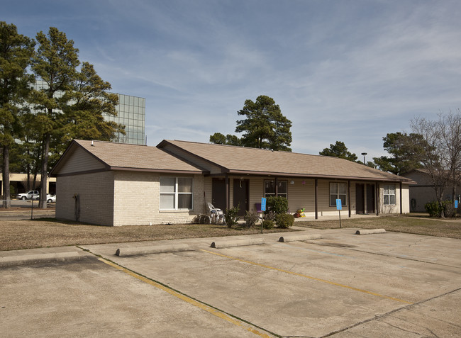 Bentley Apartments in Shreveport, LA - Building Photo - Building Photo