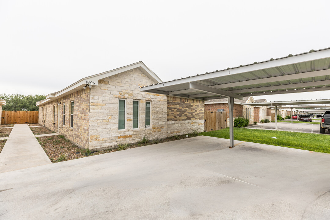 Union Square Apartments in Edinburg, TX - Foto de edificio