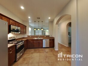 5947 Varese Dr in Las Vegas, NV - Foto de edificio - Building Photo