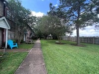 11805 Algonquin Dr photo'