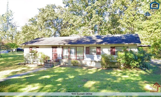 property at 910 Sunset Dr