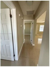 946 Laurel Dr in Lake Park, FL - Building Photo - Building Photo