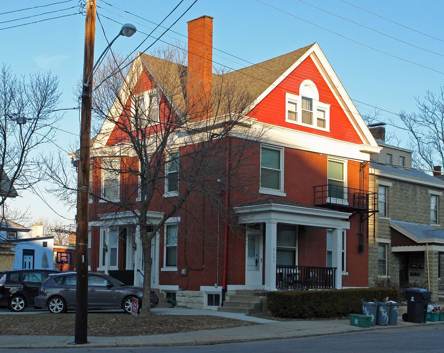 2549 University Ct in Cincinnati, OH - Foto de edificio