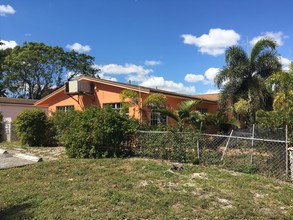 2232-2234 N 19th Ave in Hollywood, FL - Building Photo - Building Photo