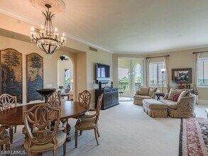 2728 Tiburon Blvd E in Naples, FL - Building Photo - Building Photo