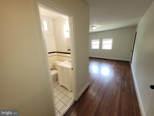 property at 423 Mellon St SE