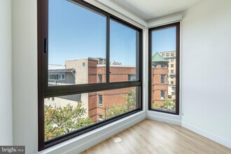 1630 Columbia Rd NW, Unit 507 in Washington, DC - Building Photo - Building Photo