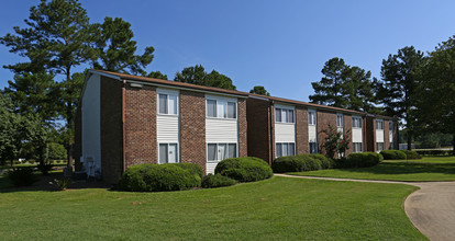 Magnolia Manor in Sumter, SC - Building Photo - Building Photo