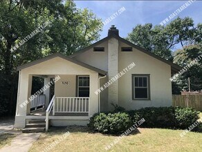 7640 Pennsylvania Ave in Kansas City, MO - Building Photo - Building Photo
