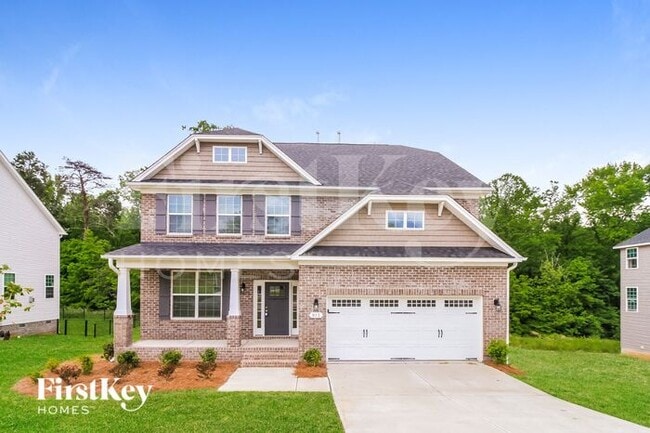 property at 913 Maxine St