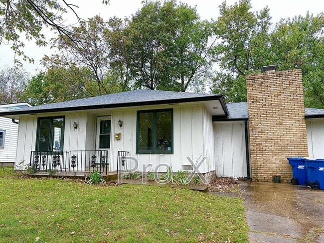 property at 614 S Monroe Ave