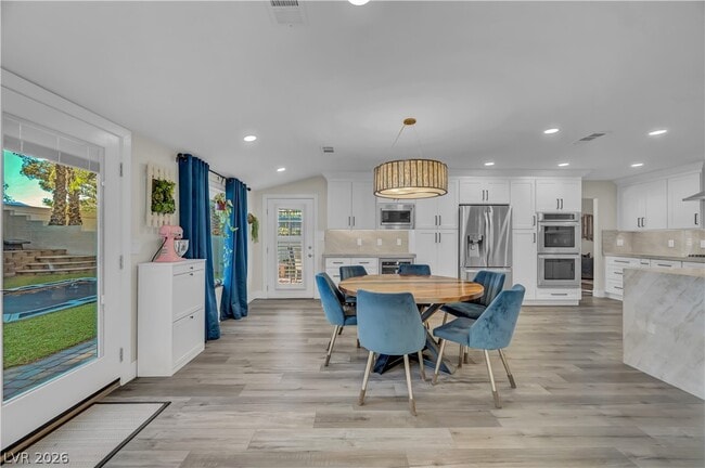 1413 Premier Ct