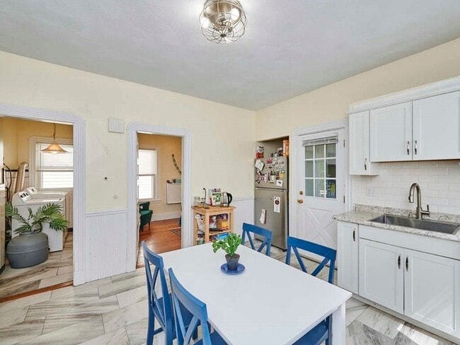 48 Wordsworth St, Unit 1 in Boston, MA - Foto de edificio - Building Photo