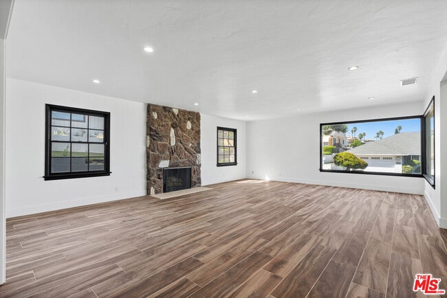 5266 Veronica St in Los Angeles, CA - Building Photo - Building Photo