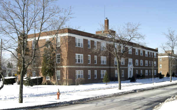 Van Aken Court in Cleveland, OH - Foto de edificio - Building Photo