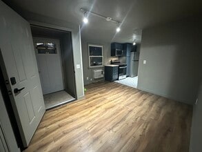 1313 Edgar Ave, Unit 5 in Mattoon, IL - Foto de edificio - Building Photo