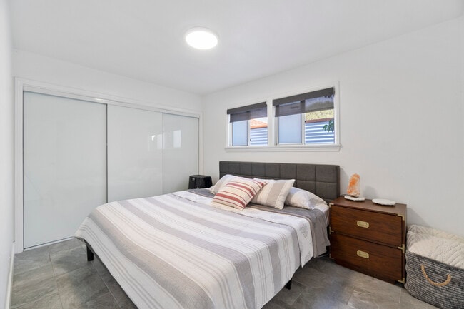 3539 Caspian Ave in Long Beach, CA - Building Photo - Building Photo
