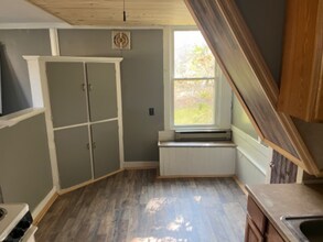 636 Enders Ave, Unit Apt 1 in Howes Cave, NY - Building Photo - Building Photo