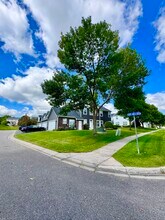 6819 Narcissus Ln N in Maple Grove, MN - Building Photo - Building Photo