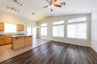 13426 W Crocus Dr in Surprise, AZ - Building Photo - Building Photo