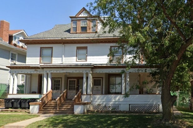 117 S 39th St, Unit A in Omaha, NE - Foto de edificio - Building Photo