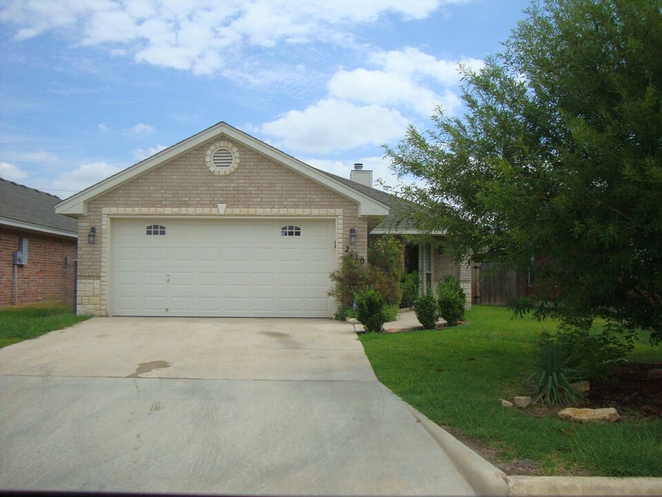 2110 Flagstaff Dr in Killeen, TX - Building Photo