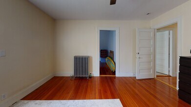96 Columbia St, Unit 2 in Brookline, MA - Building Photo - Building Photo