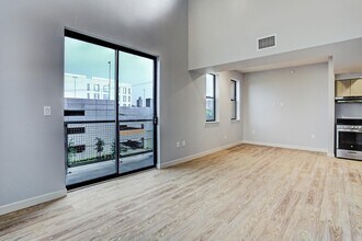 3113 St Charles St in Houston, TX - Foto de edificio - Building Photo