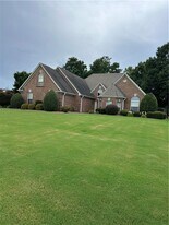 604 Par Three Ln in Hampton, GA - Building Photo
