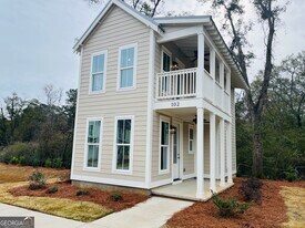 102 Gardenia Ln in Lagrange, GA - Building Photo