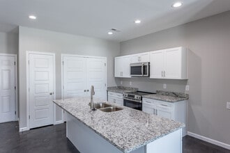 Caney Commons in Gordonsville, TN - Foto de edificio - Interior Photo