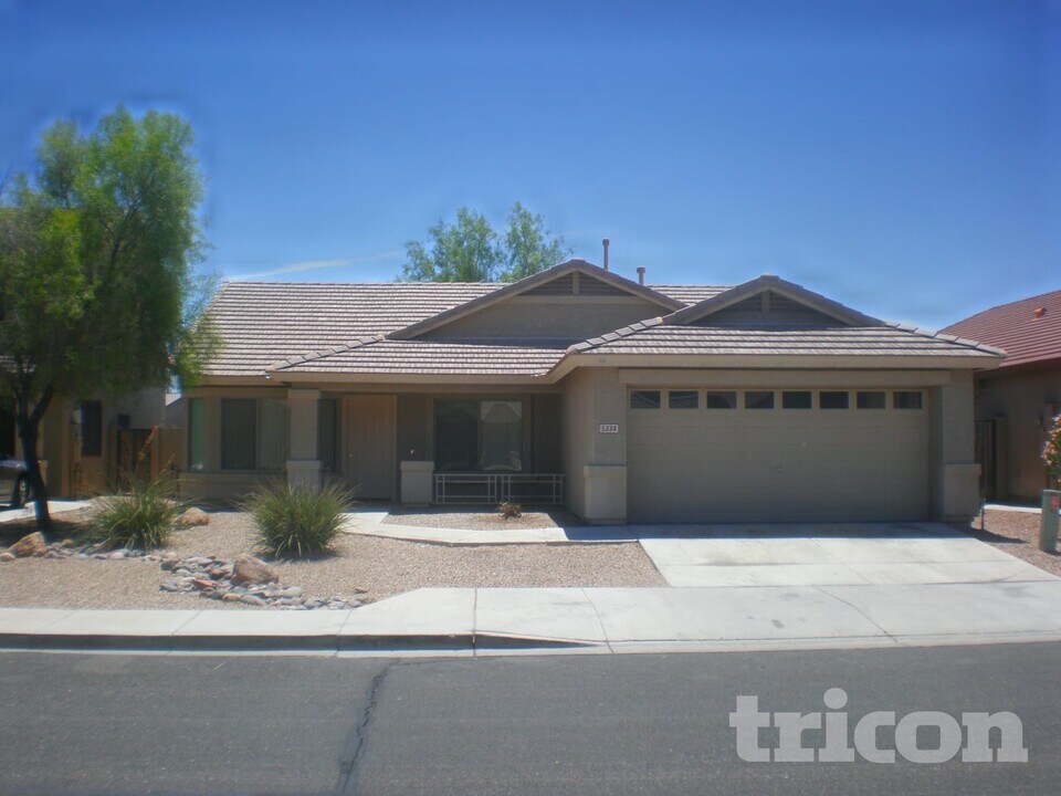 5334 N Ormondo Way in Litchfield Park, AZ - Building Photo
