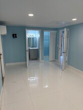 2025 56th Ave in Vero Beach, FL - Foto de edificio - Building Photo