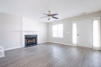 100 Thorncrest Dr in Apex, NC - Building Photo - Building Photo
