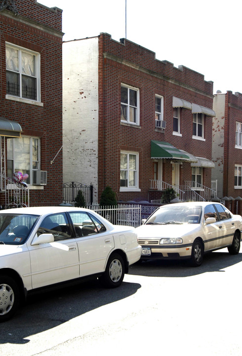 185 Bay 22nd St in Brooklyn, NY - Building Photo