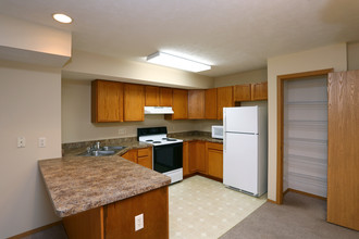 Parkway Court Apartments in Normal, IL - Foto de edificio - Interior Photo