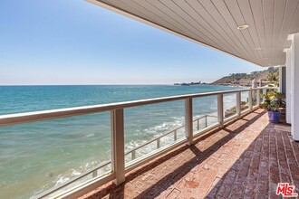 22664 Pacific Coast Hwy-Unit -2 in Malibu, CA - Building Photo - Building Photo