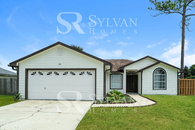 801 Long Lake Dr in Jacksonville, FL - Building Photo - Building Photo